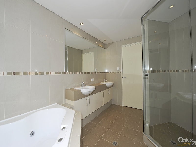 4/3 Galileo Loop, Mandurah WA 6210