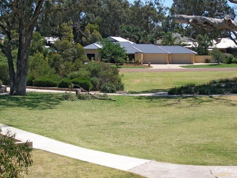 23 Ballard Meander, Lakelands WA 6180