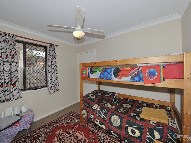 2 Kent Close, Halls Head WA 6210