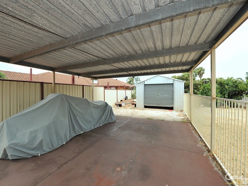 2 Kent Close, Halls Head WA 6210