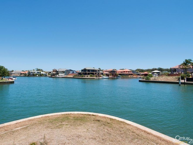 14 Genevieve Court, Halls Head WA 6210