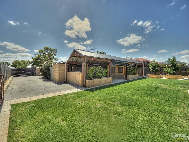 19 Blue Wren Gardens, Coodanup WA 6210