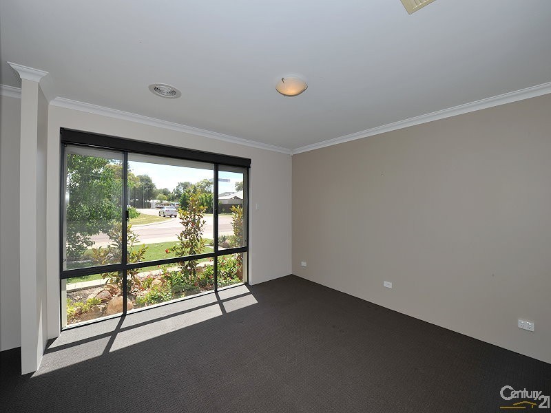 19 Blue Wren Gardens, Coodanup WA 6210