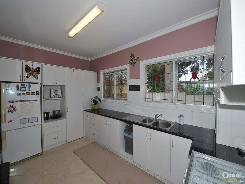 41 Derek Road, Coodanup WA 6210