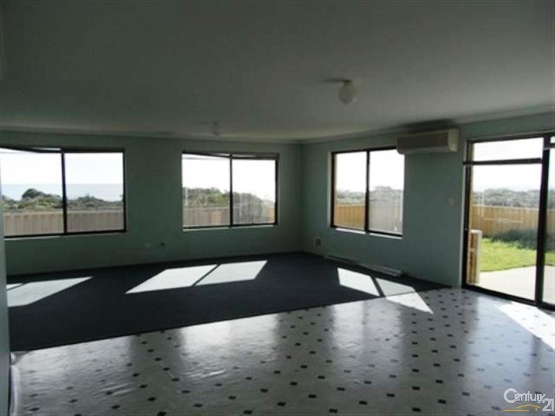 54 Ronsard Drive, San Remo WA 6210