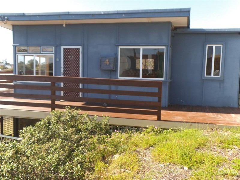 4 Lotus Street, Madora Bay WA 6210