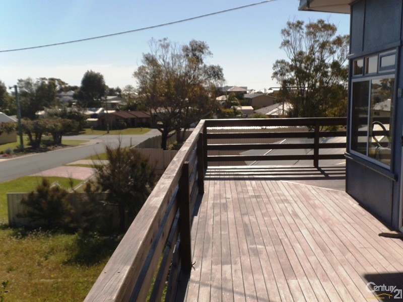 4 Lotus Street, Madora Bay WA 6210