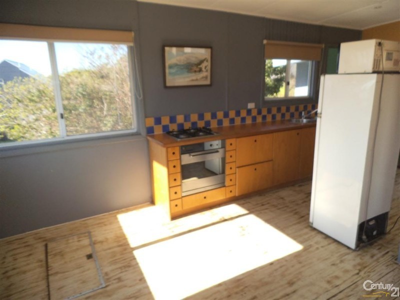 4 Lotus Street, Madora Bay WA 6210