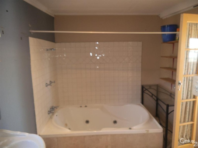 4 Lotus Street, Madora Bay WA 6210