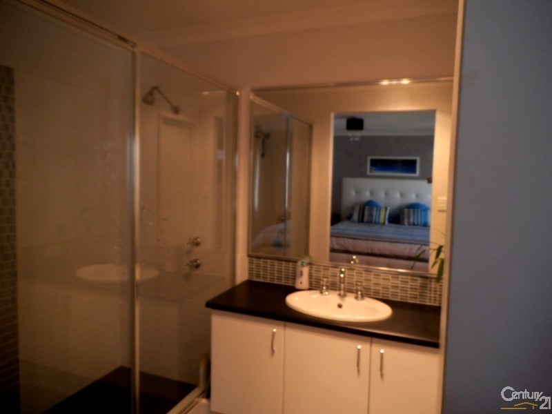 3 Highcliffe Circle, Lakelands WA 6180