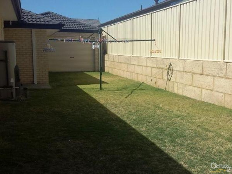 3 Highcliffe Circle, Lakelands WA 6180