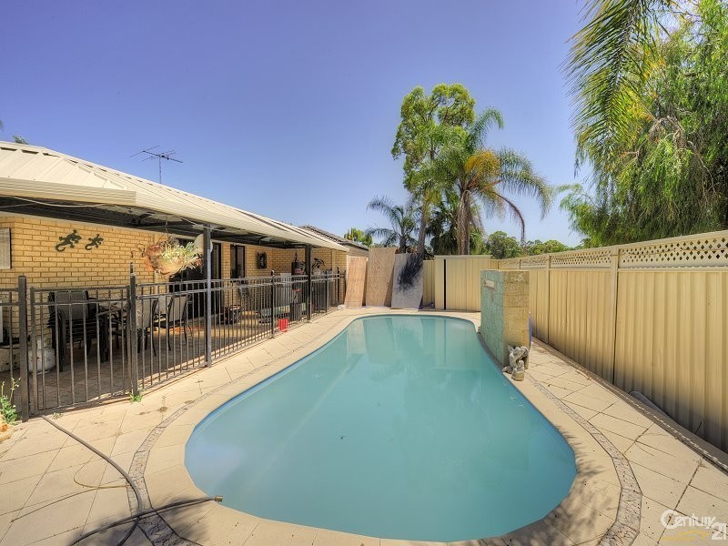 2 Kangaroo Paw Drive, Greenfields WA 6210