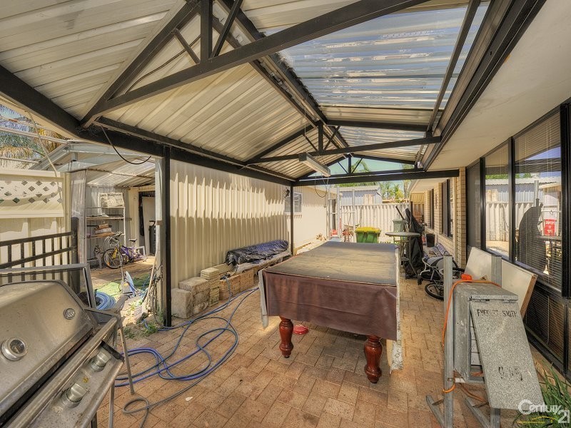 2 Kangaroo Paw Drive, Greenfields WA 6210