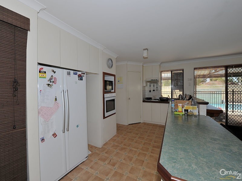 2 Kangaroo Paw Drive, Greenfields WA 6210