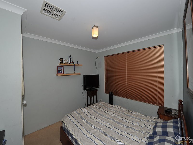 2 Kangaroo Paw Drive, Greenfields WA 6210