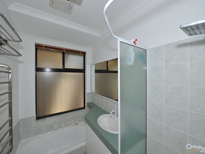 2 Kangaroo Paw Drive, Greenfields WA 6210