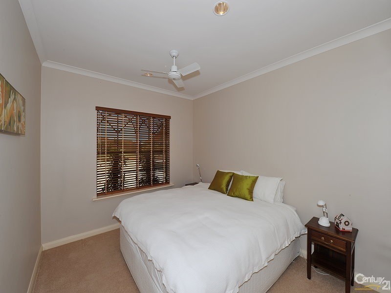 8 Reverie Mews, Halls Head WA 6210