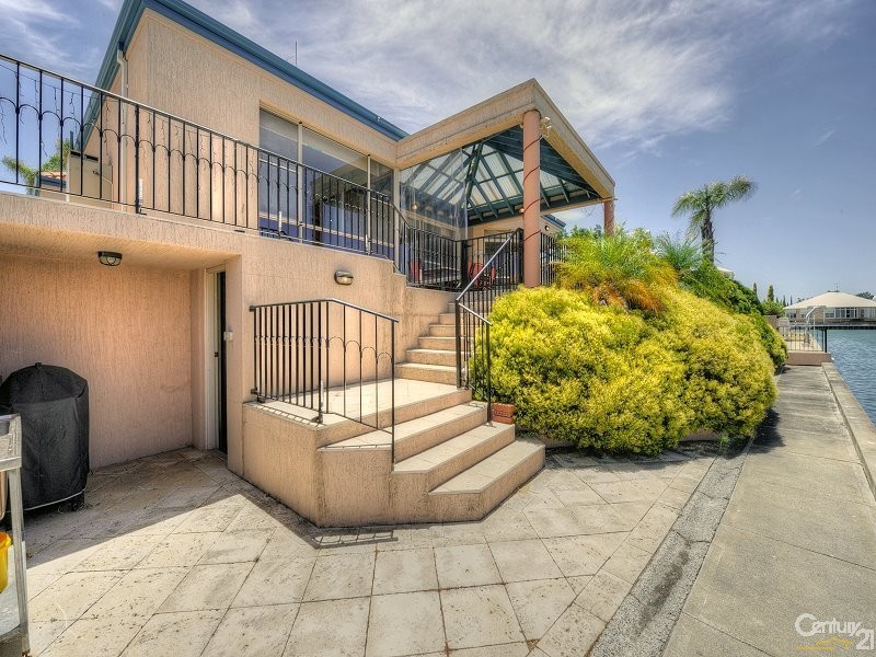 8 Reverie Mews, Halls Head WA 6210