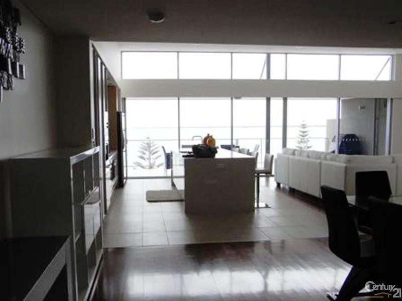 17/11 Halls Head Parade, Halls Head WA 6210