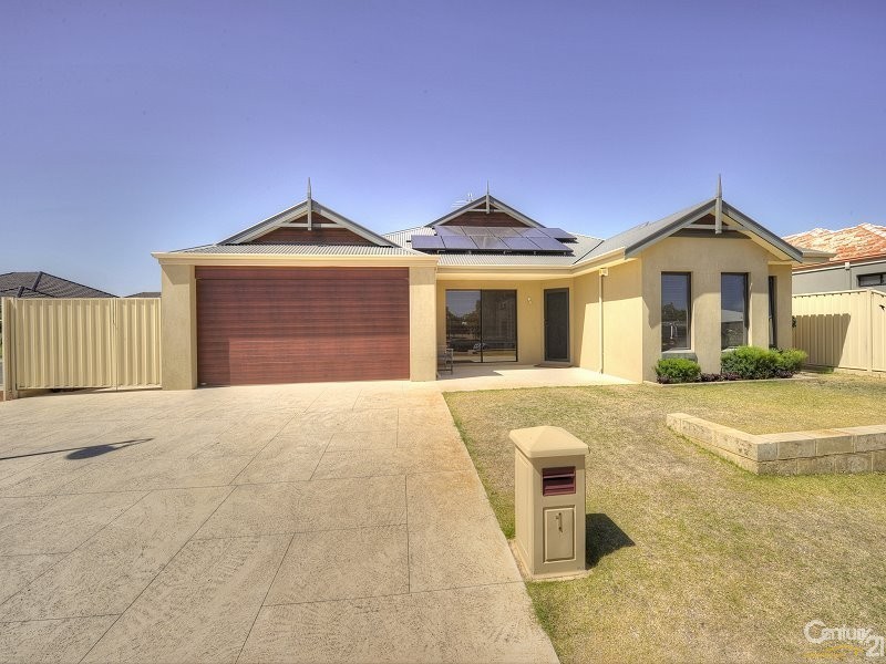 1 Lea Wynd, Lakelands WA 6180