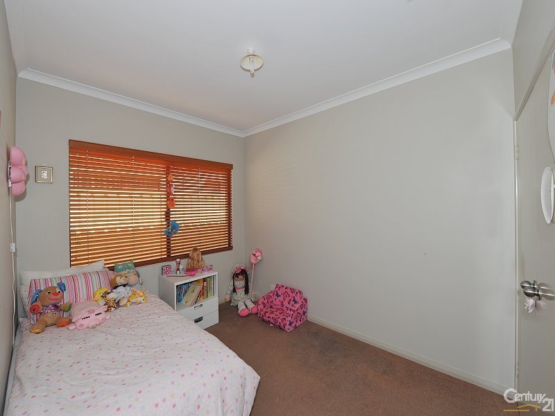 1 Lea Wynd, Lakelands WA 6180