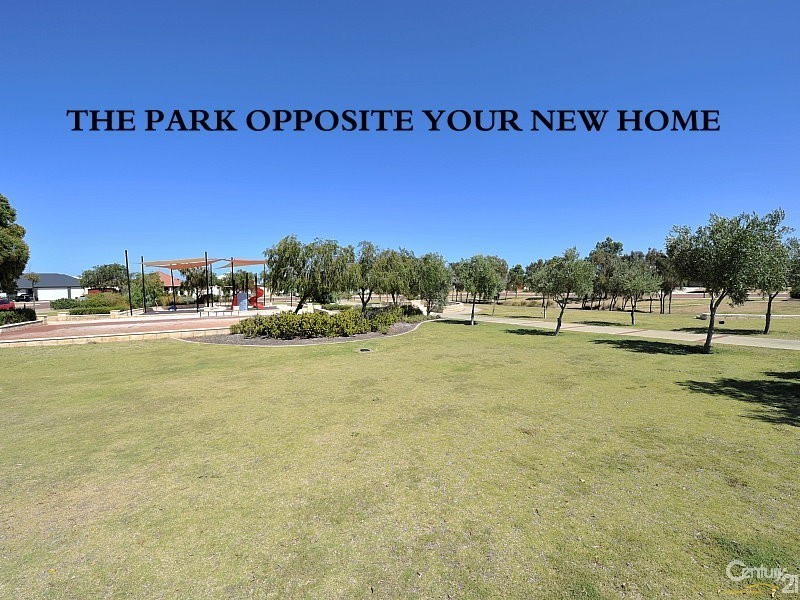 1 Lea Wynd, Lakelands WA 6180