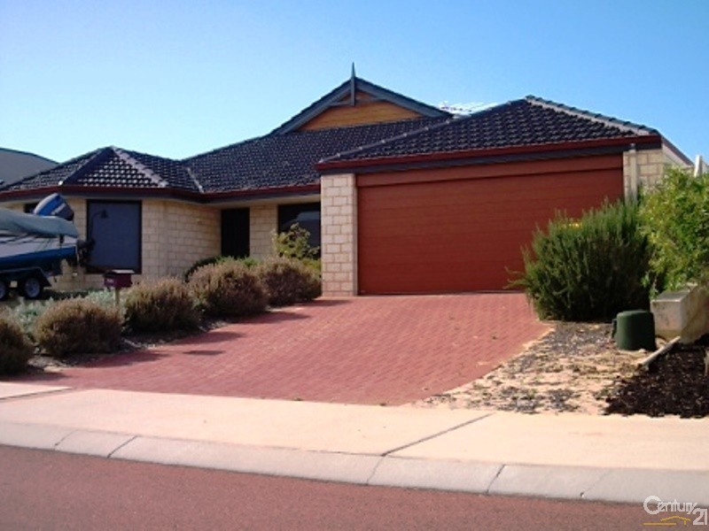 11 Mawson Grange, Lakelands WA 6180