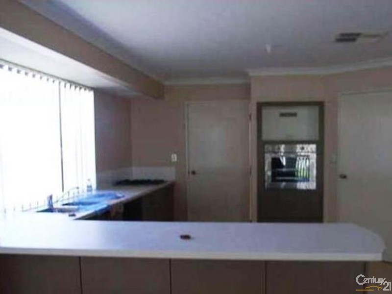 11 Mawson Grange, Lakelands WA 6180