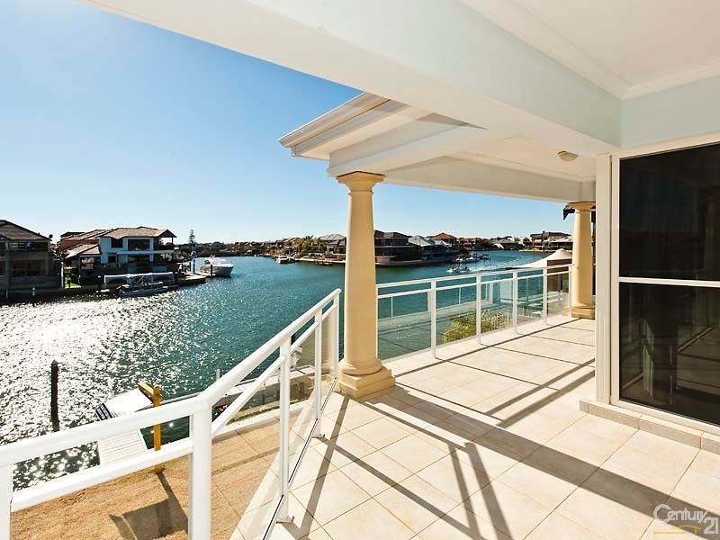 33 Santavea Mews, Halls Head WA 6210