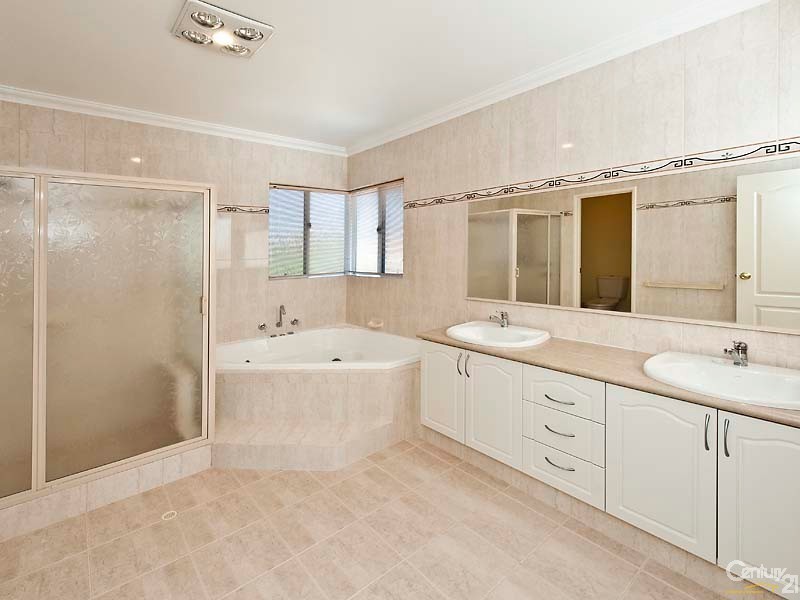 33 Santavea Mews, Halls Head WA 6210