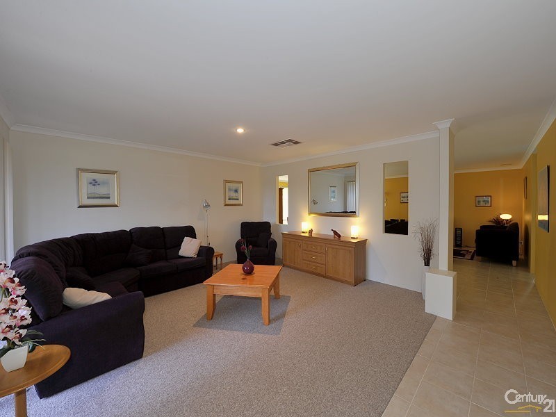 38 Ravendale Drive, Dudley Park WA 6210