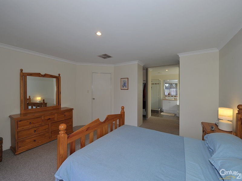 38 Ravendale Drive, Dudley Park WA 6210