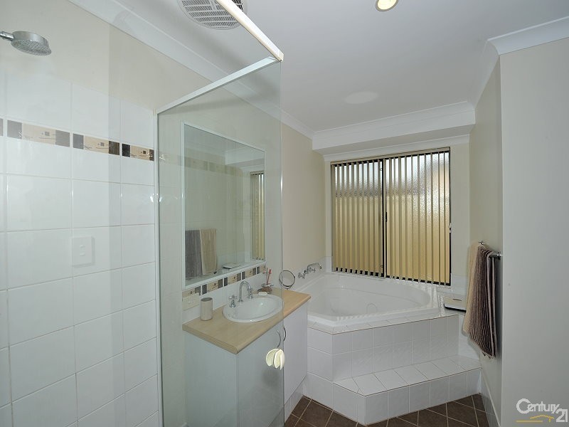 38 Ravendale Drive, Dudley Park WA 6210