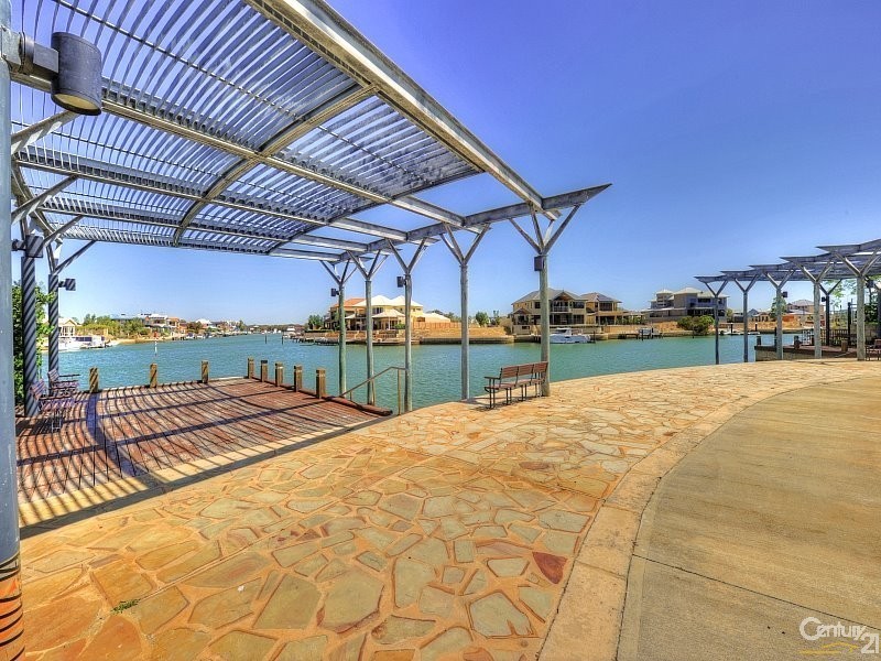 38 Ravendale Drive, Dudley Park WA 6210