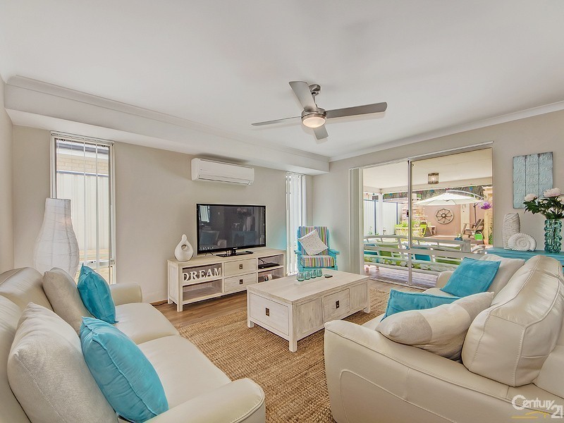 12 Highland Crescent, Meadow Springs WA 6210