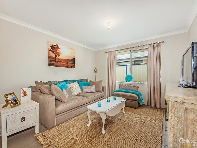 12 Highland Crescent, Meadow Springs WA 6210