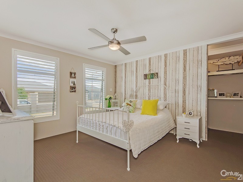 12 Highland Crescent, Meadow Springs WA 6210