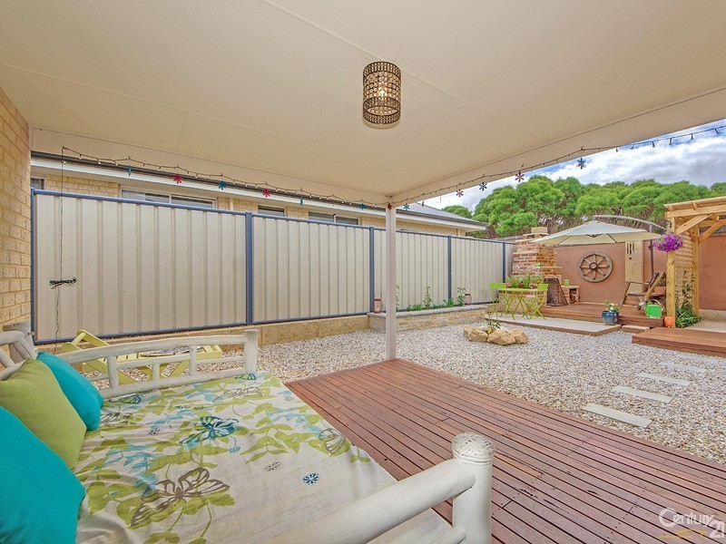 12 Highland Crescent, Meadow Springs WA 6210