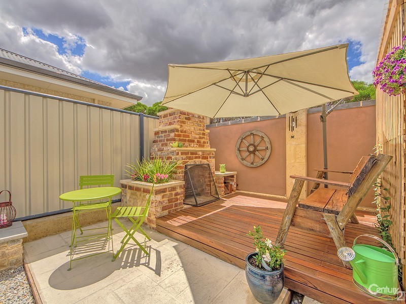 12 Highland Crescent, Meadow Springs WA 6210