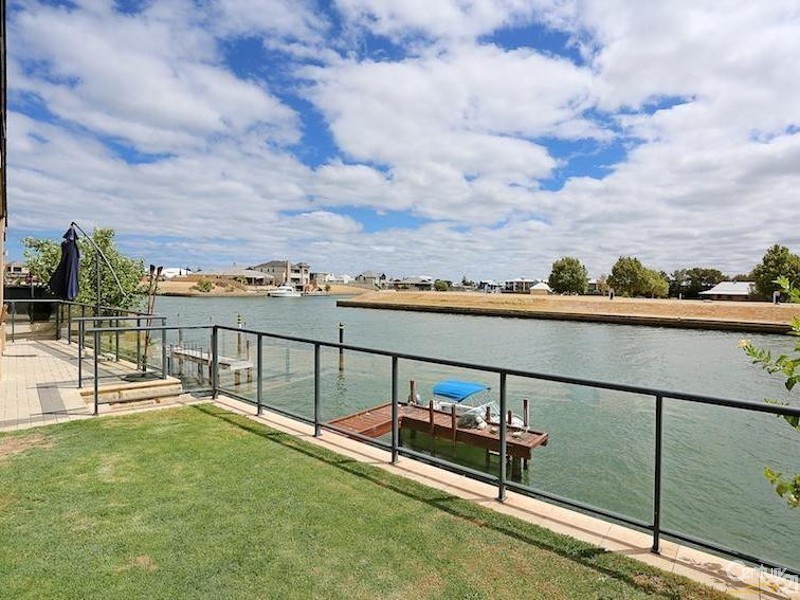 29 Starfire Close, Halls Head WA 6210