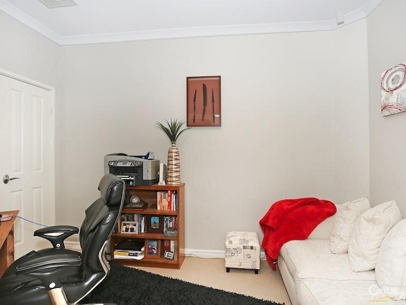 29 Starfire Close, Halls Head WA 6210