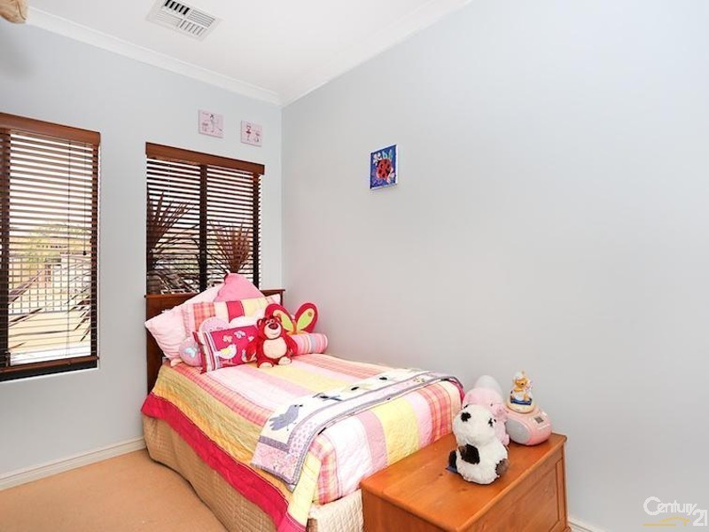 29 Starfire Close, Halls Head WA 6210