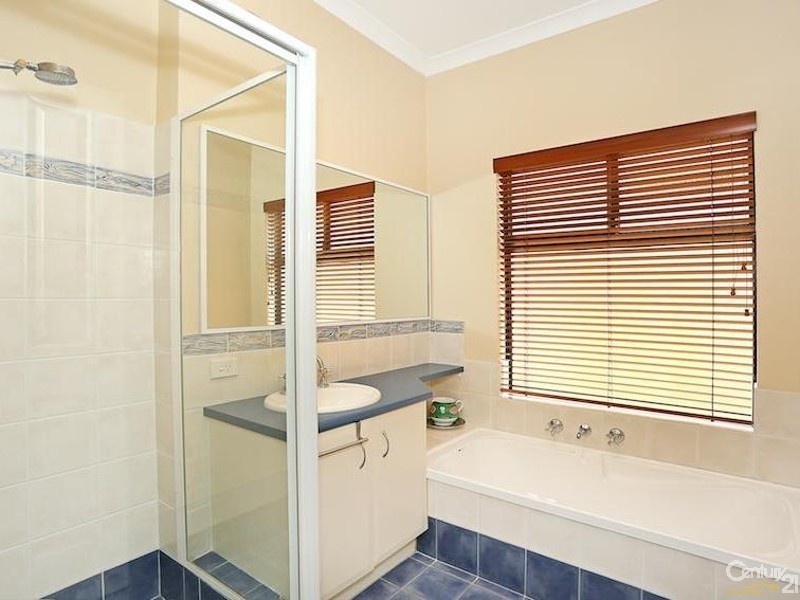 29 Starfire Close, Halls Head WA 6210