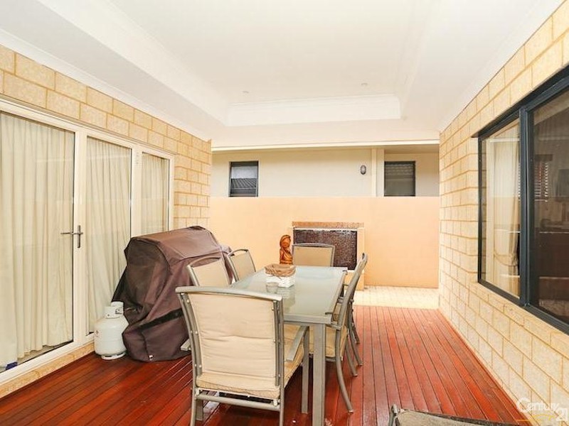 29 Starfire Close, Halls Head WA 6210