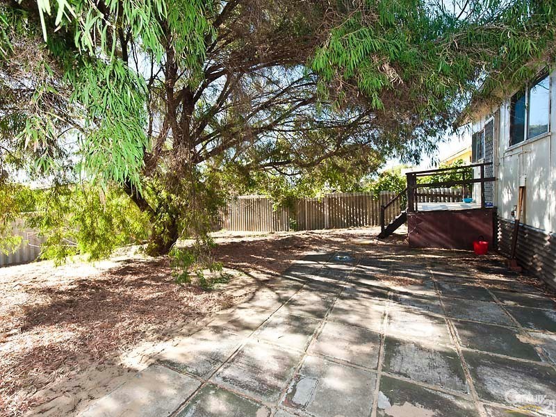 16 Lochinvar Street, Madora Bay WA 6210