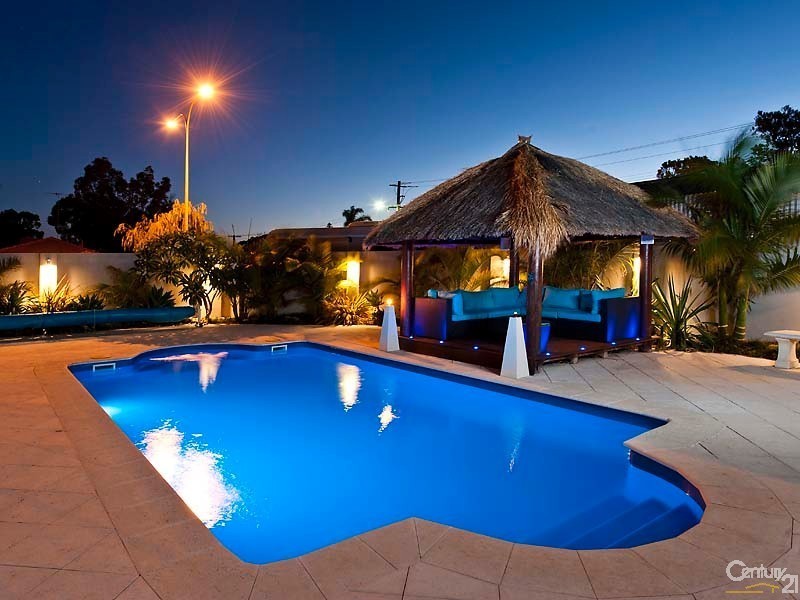 1 Riverina Avenue, Coodanup WA 6210