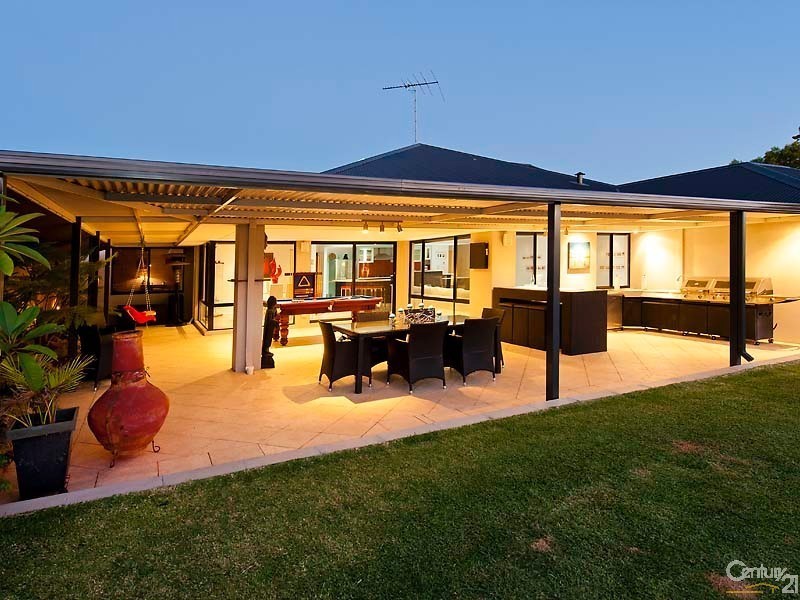 1 Riverina Avenue, Coodanup WA 6210