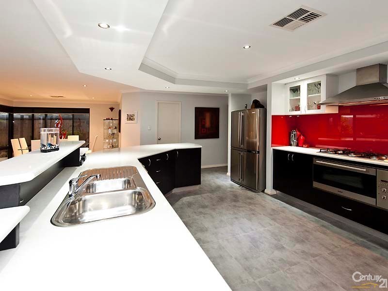 1 Riverina Avenue, Coodanup WA 6210