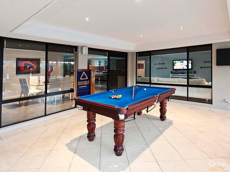 1 Riverina Avenue, Coodanup WA 6210