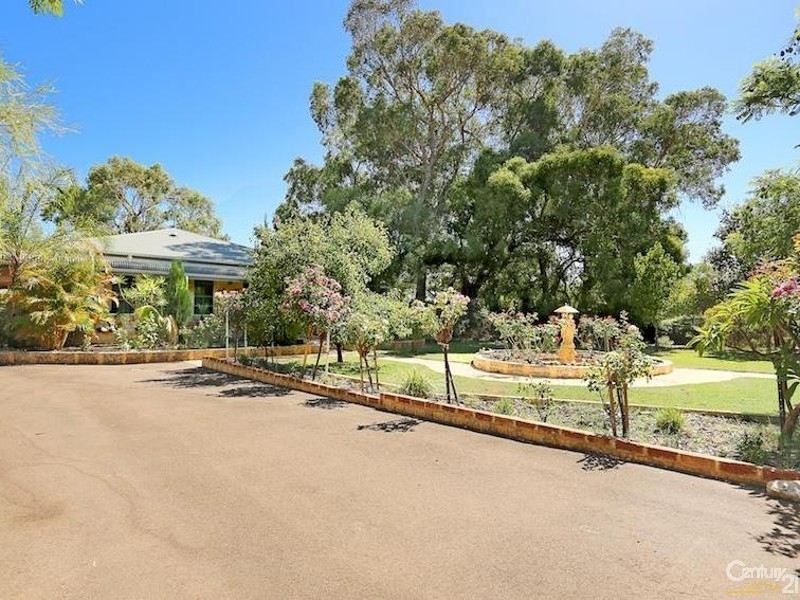 8 Jacaranda Drive, North Yunderup WA 6208